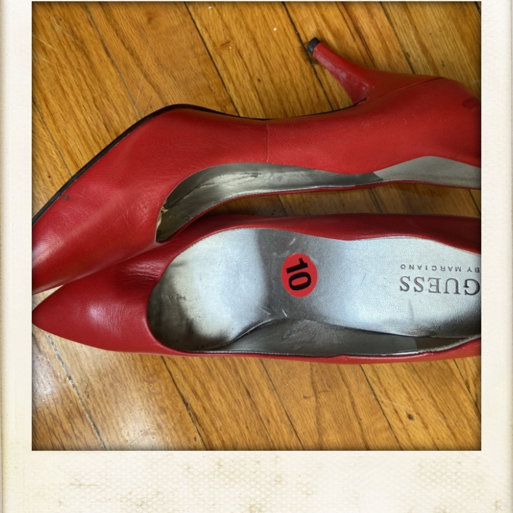 Red pumps - Picture 4 of 5